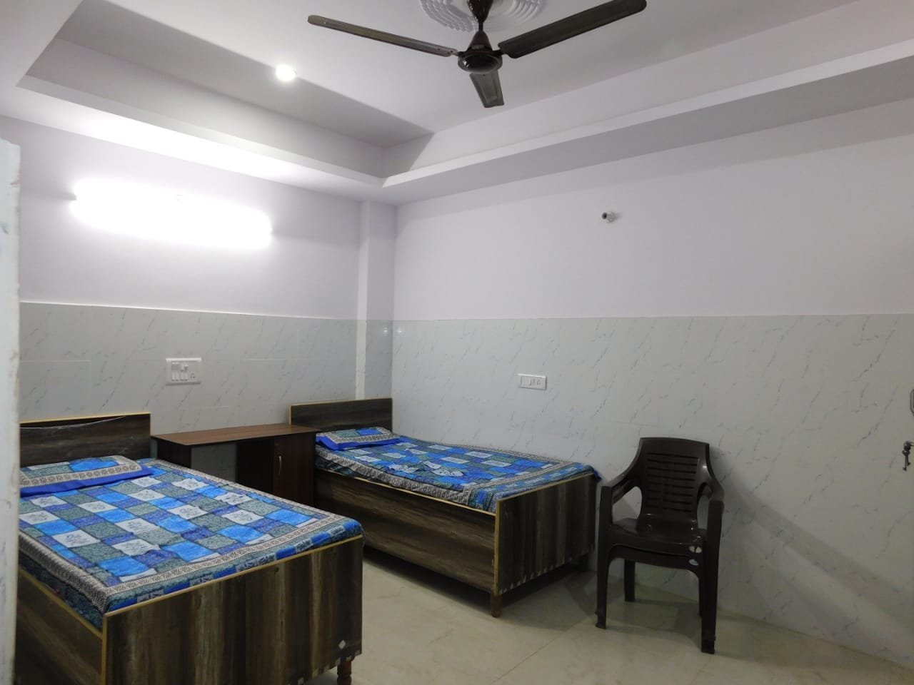 AC room with study desk